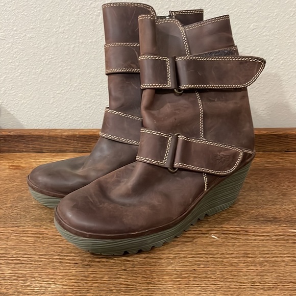 Fly London boots - Picture 2 of 3